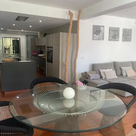 Villa La Lounge