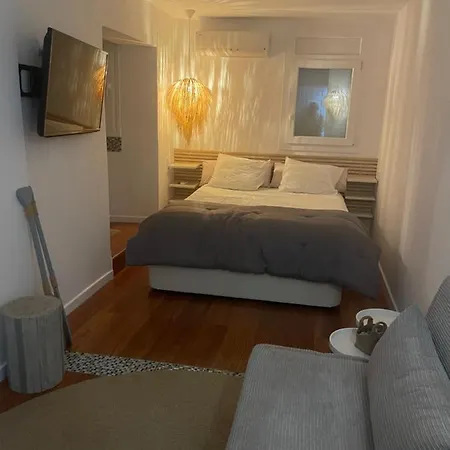 Villa La Lounge *